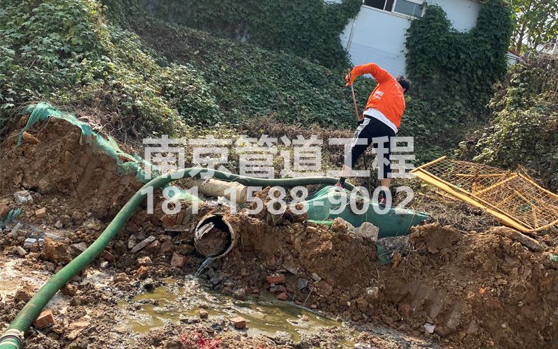 263三步两桥工地化粪池清理