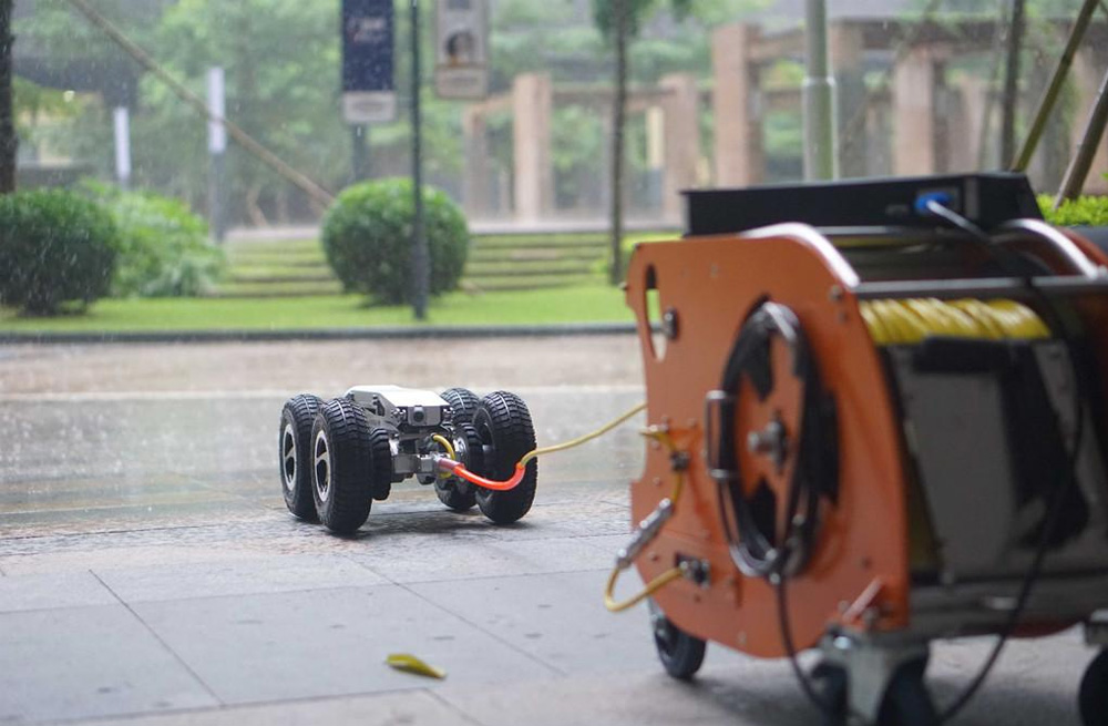 285三步两桥管道检测机器人